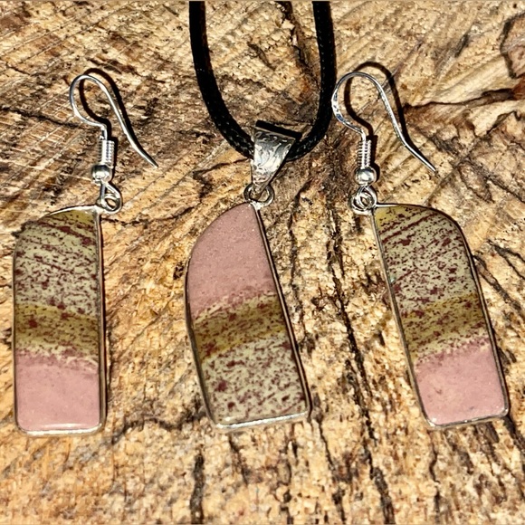 Dendritic Jasper Pendant & Earrings Set - Picture 3 of 8